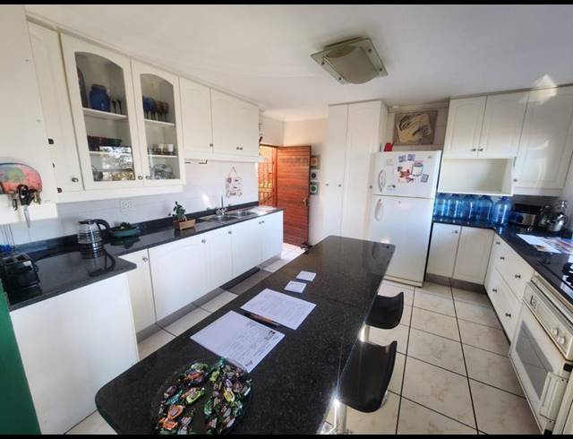 3 BEDROOM TOWNHOUSE FOR SALE IN BASSONIA